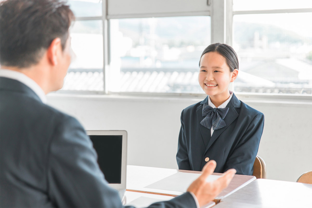 canミーティング中の講師と生徒